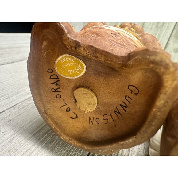 Vtg Twin Winton Style Squirrel Holding Cookie Salt & Pepper Shaker 4" Tall Japan - Picture 7 of 8